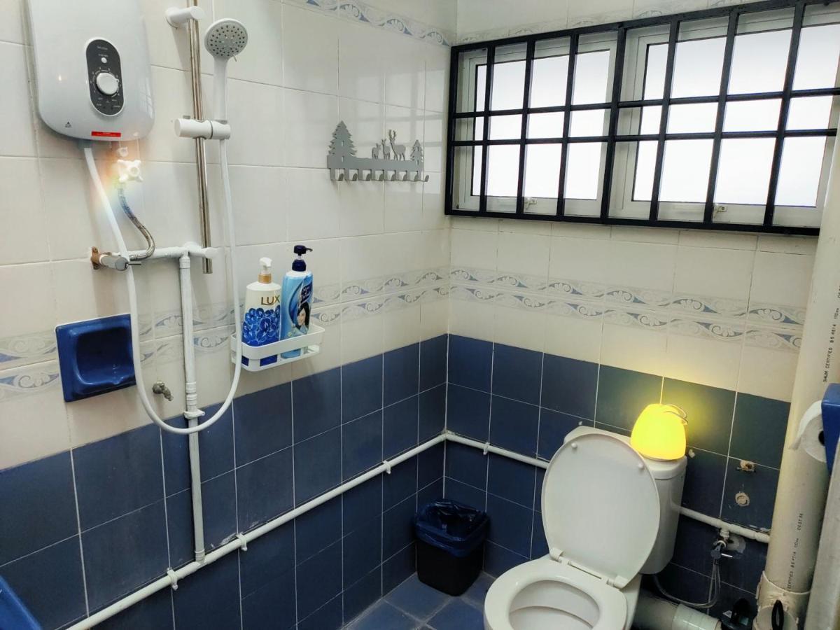 Semi-Detached, Up To 21 Pax, 4 Bedrooms, 3 Bathrooms, 4 Car Parks By Star Home Bayan Lepas Bagian luar foto