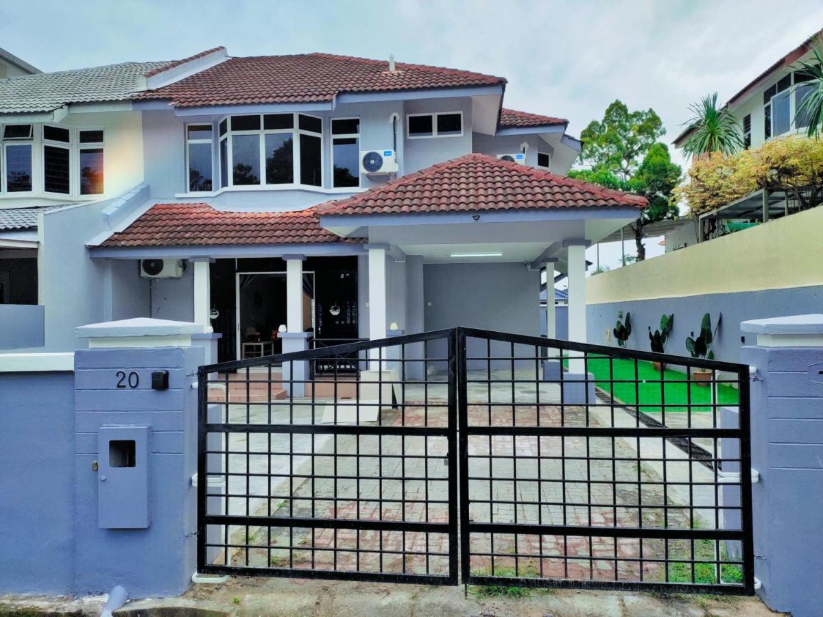 Semi-Detached, Up To 21 Pax, 4 Bedrooms, 3 Bathrooms, 4 Car Parks By Star Home Bayan Lepas Bagian luar foto